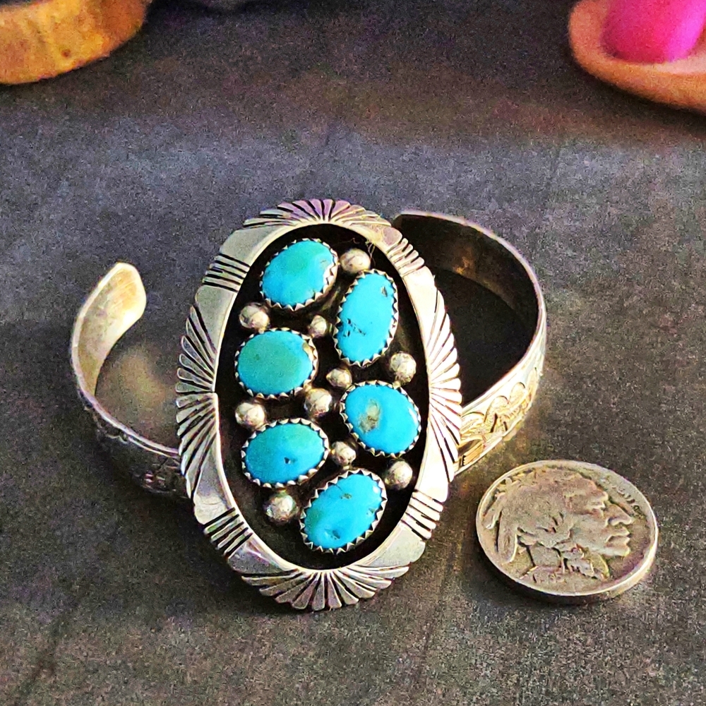 **"SOLD***Vintage Navajo Signed Turquoise Sterling Silver Ring - Picture 4 of 11